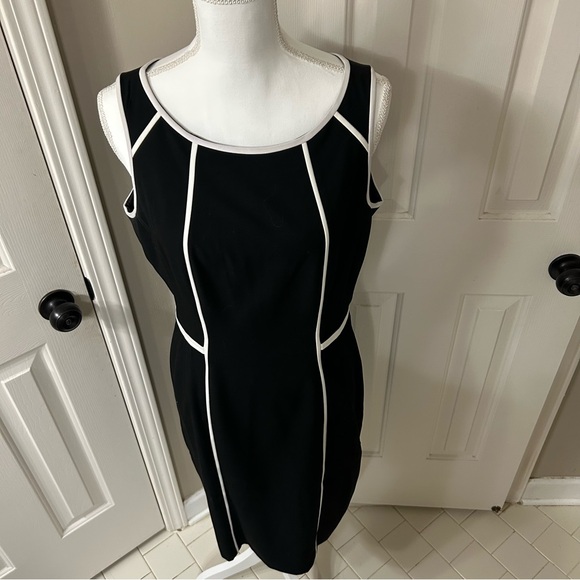 White House Black Market Black Dress with White Accents - Picture 6 of 7